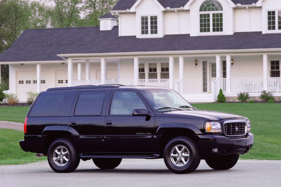  Cadillac Escalade 1999 года  (фото 13 из 40)